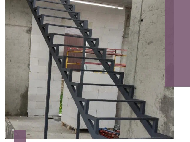 Демонтаж металлических лестниц в Таре быстро и безопасно