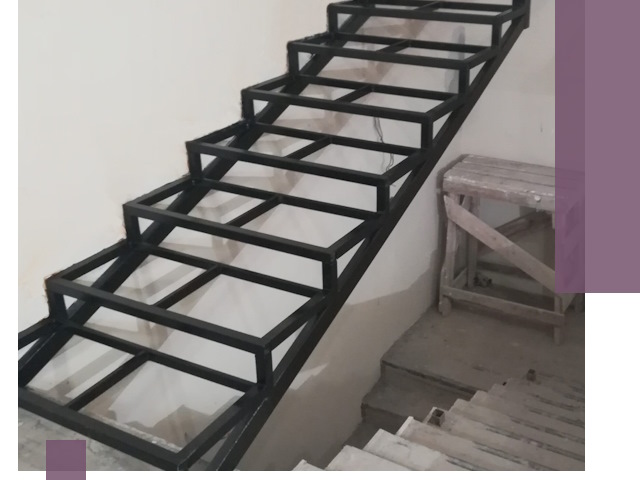 Демонтаж лестниц на металлокаркасе в Таре: быстрый вывоз и разбор