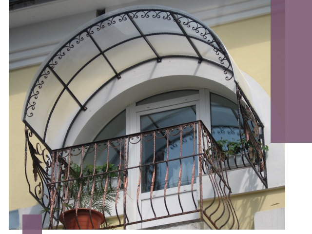 Козырьки над балконом в Таре — изготовление и монтаж