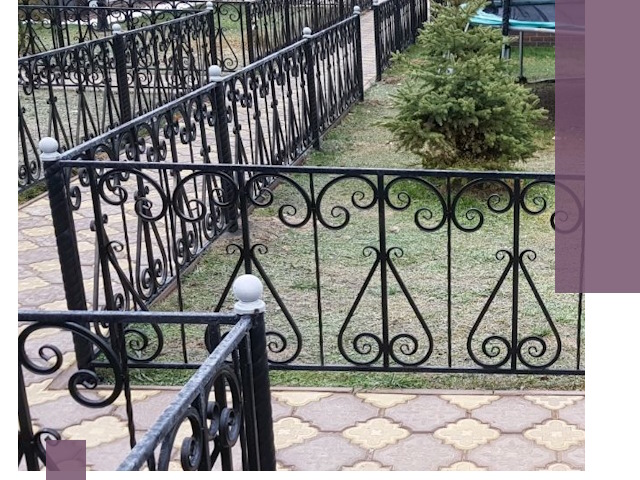 Кованые газонные ограждения под ключ в Таре